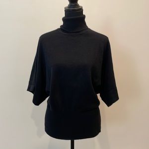 Neiman Marcus cashmere sweater size M